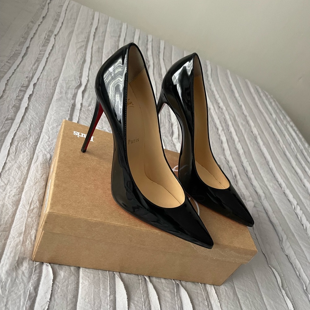 Christian Louboutin So Kate Heels